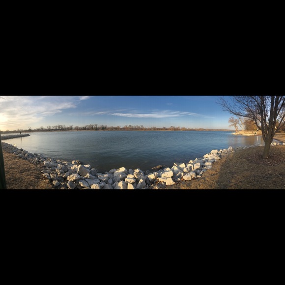 Meet your Posher, Jennifer - Picture 1 of 2